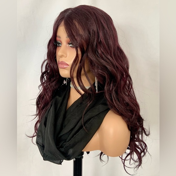 22β Burgundy Lace Front Wig for Daily Wear or Events π€© - NO FURTHER DISCOUNT - Picture 5 of 9